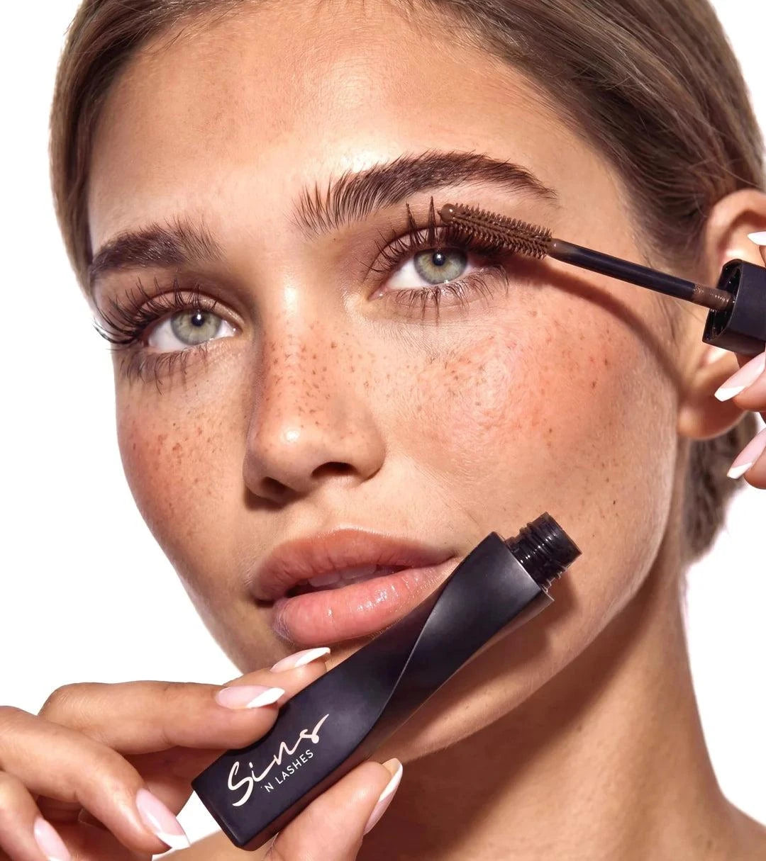 Sins 'N Lashes Vitamin Growth Mascara Black 14 ml – Siyah Bakım Maskarası